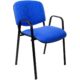 Silla de reuniones o silla de conferencia estructura básica en negro con reposabrazos y tela en azul brillante