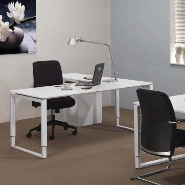Domino Plus height adjustable sit/sit corner desk